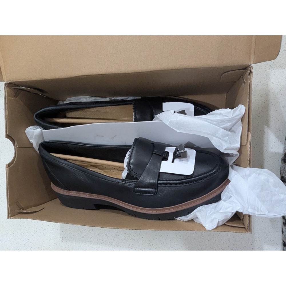 Clarks Westlynn Bella Loafers Black Leather Lug Sole Size 8 Dark Academia Preppy
